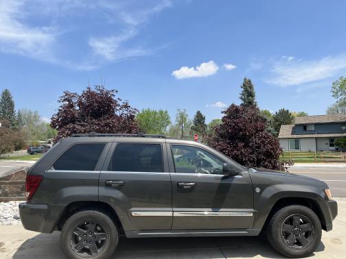 Photo 1 of 12 of 2006 Jeep Grand Cherokee Limited
