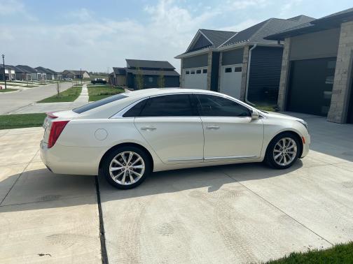 Photo 5 of 18 of 2013 Cadillac XTS Luxury