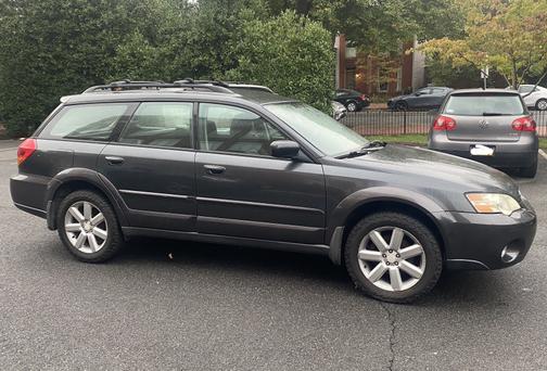 Photo 1 of 12 of 2006 Subaru Outback 2.5 i