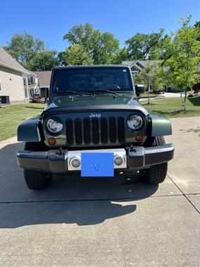 Photo 3 of 9 of 2008 Jeep Wrangler Sahara