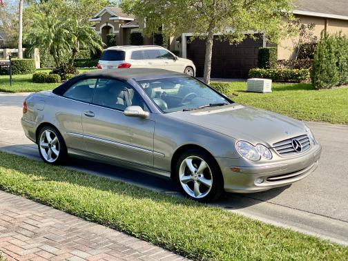 Photo 2 of 14 of 2005 Mercedes-Benz CLK-Class 320 Cabriolet