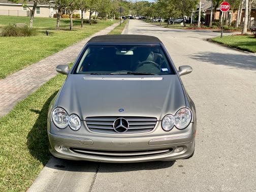 Photo 3 of 14 of 2005 Mercedes-Benz CLK-Class 320 Cabriolet
