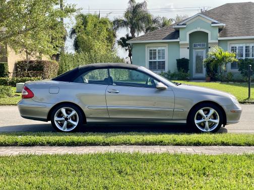 Photo 4 of 14 of 2005 Mercedes-Benz CLK-Class 320 Cabriolet
