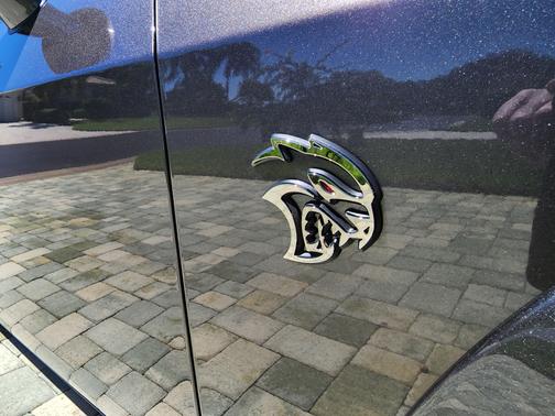 Photo 3 of 5 of 2021 Dodge Challenger SRT Hellcat