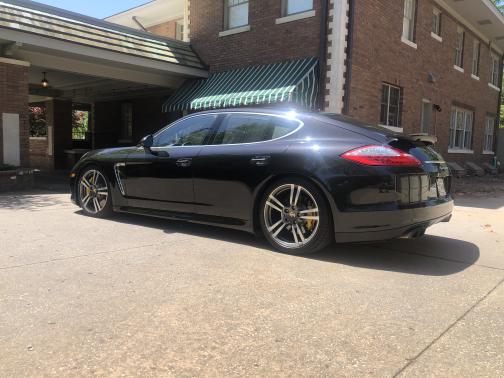 Photo 3 of 30 of 2010 Porsche Panamera Turbo