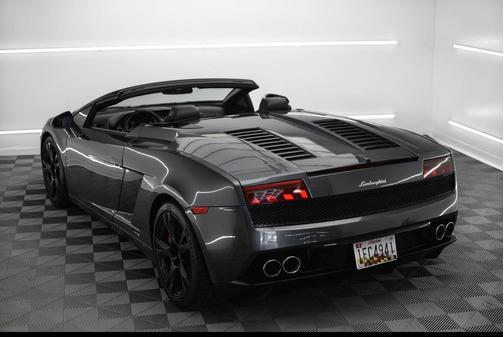 Photo 4 of 17 of 2010 Lamborghini Gallardo LP560-4