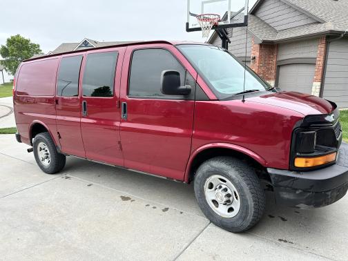 Photo 3 of 8 of 2009 Chevrolet Express 2500 Cargo