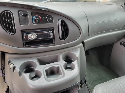 Photo 2 of 13 of 2005 Ford E350 Super Duty Base