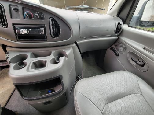 Photo 3 of 13 of 2005 Ford E350 Super Duty Base