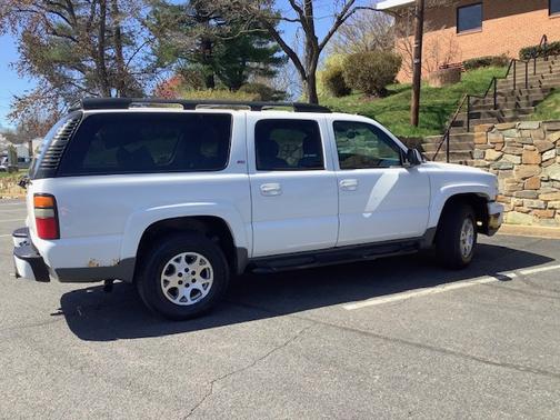 Photo 3 of 29 of 2005 Chevrolet Suburban 1500 Z71