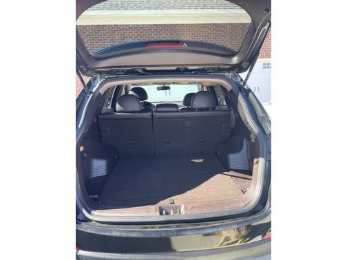 Photo 3 of 9 of 2013 Hyundai Tucson GLS