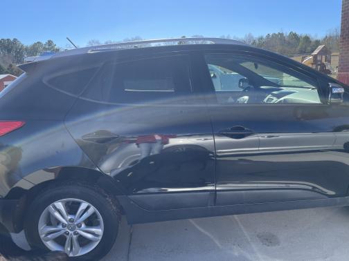 Photo 4 of 9 of 2013 Hyundai Tucson GLS