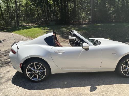 Photo 3 of 22 of 2022 Mazda MX-5 Miata RF Grand Touring