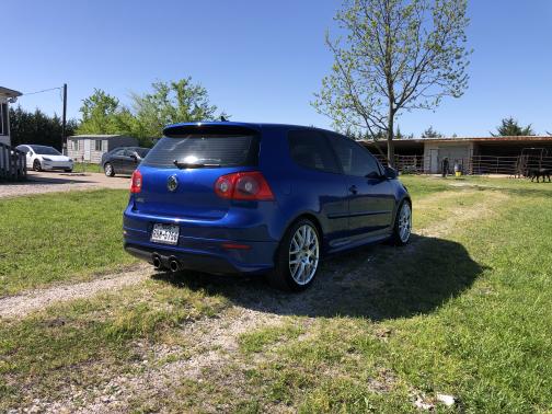 Photo 3 of 9 of 2008 Volkswagen R32 Base