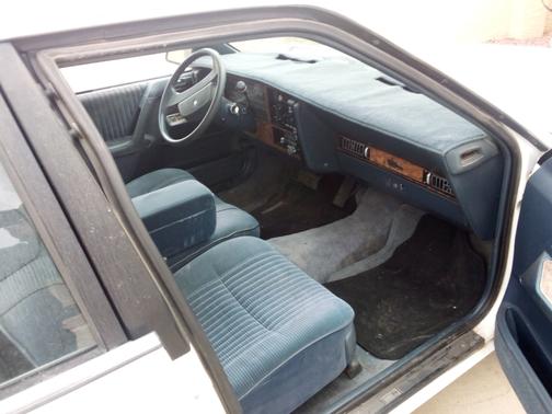 Photo 2 of 8 of 1993 Buick Century Special