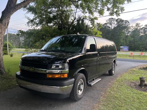 Photo 1 of 9 of 2018 Chevrolet Express 3500 LT
