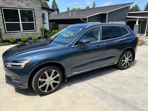Photo 1 of 14 of 2019 Volvo XC60 T6 Inscription