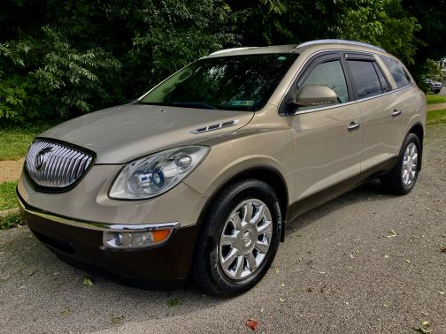 Photo 1 of 19 of 2011 Buick Enclave 2XL