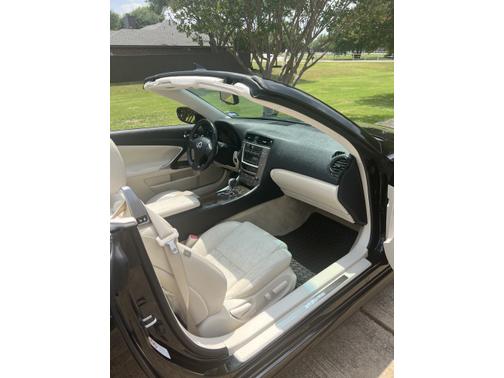 Photo 5 of 10 of 2010 Lexus IS 250C Base