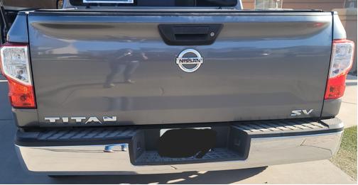 Photo 1 of 6 of 2017 Nissan Titan SV