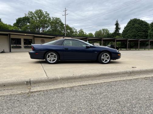 Photo 3 of 22 of 2002 Chevrolet Camaro Z28