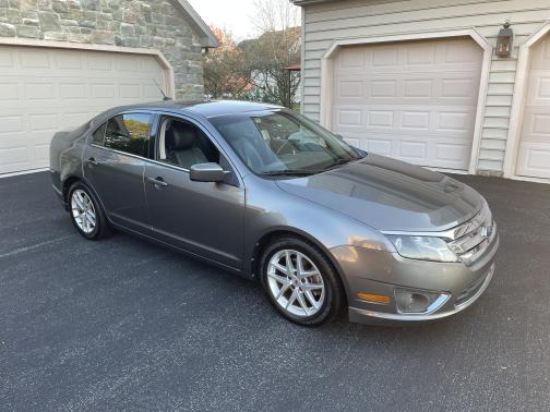 Photo 1 of 22 of 2012 Ford Fusion Hybrid Base