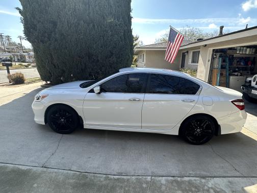 Photo 1 of 13 of 2016 Honda Accord Sport
