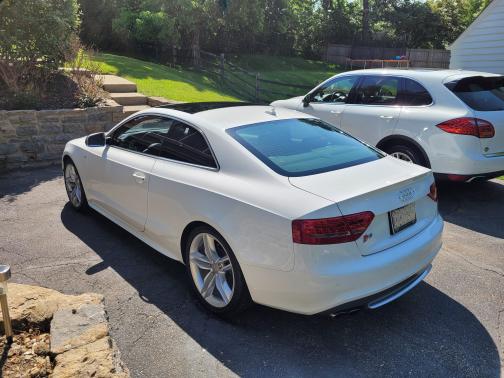 Photo 3 of 18 of 2010 Audi S5 4.2 Premium Plus