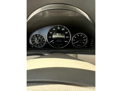 Photo 4 of 12 of 2009 Mercedes-Benz CLK-Class CLK 350