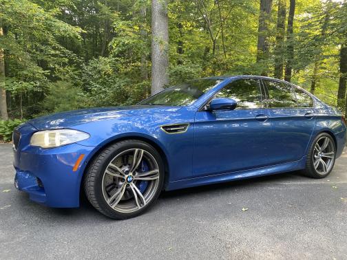 Photo 1 of 13 of 2013 BMW M5 Base