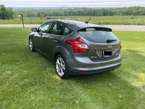 Photo 5 of 29 of 2014 Ford Focus Titanium