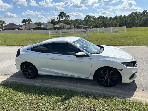 Photo 1 of 21 of 2019 Honda Civic Sport