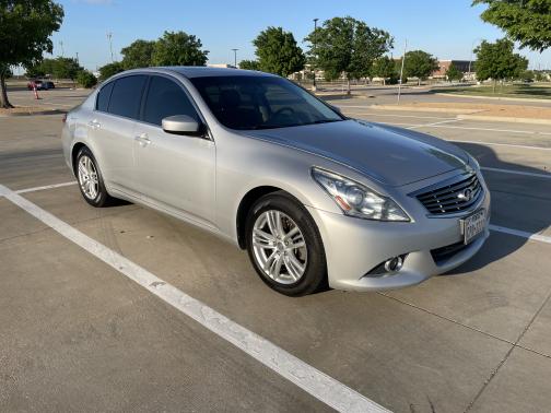 Photo 1 of 24 of 2011 INFINITI G25 Journey