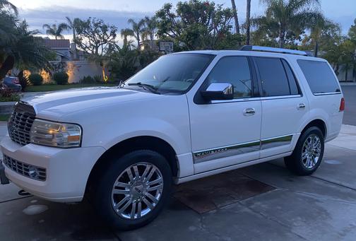 Photo 1 of 20 of 2008 Lincoln Navigator Base