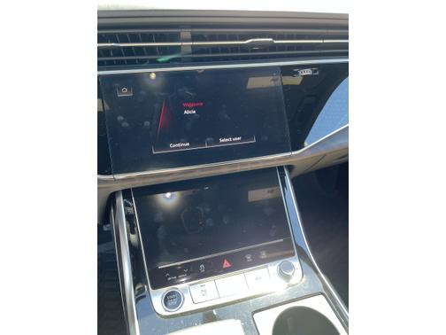 Photo 4 of 11 of 2021 Audi Q8 55 Prestige