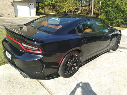 Photo 4 of 15 of 2016 Dodge Charger SRT Hellcat