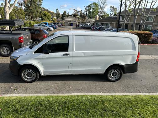 Photo 3 of 10 of 2016 Mercedes-Benz Metris Base