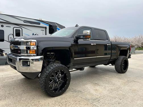 Photo 1 of 9 of 2016 Chevrolet Silverado 2500 LTZ