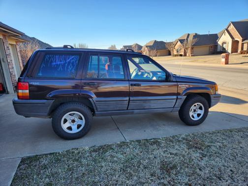 Photo 1 of 20 of 1993 Jeep Grand Cherokee Laredo 4WD