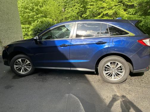 Photo 5 of 7 of 2017 Acura RDX Advance Package