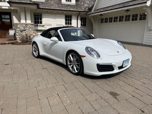 Photo 2 of 18 of 2017 Porsche 911 Carrera 4S