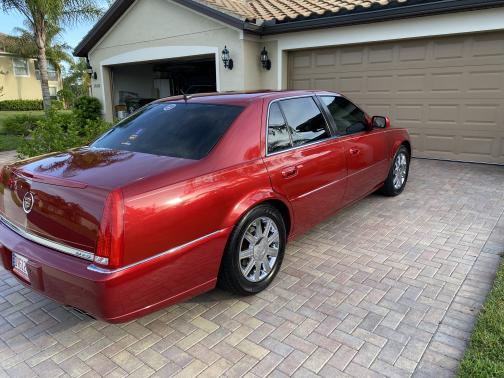 Photo 4 of 17 of 2006 Cadillac DTS Luxury