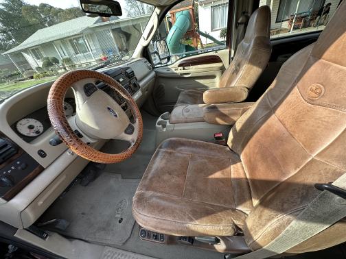 Photo 4 of 16 of 2006 Ford F-350 Lariat Crew Cab Super Duty