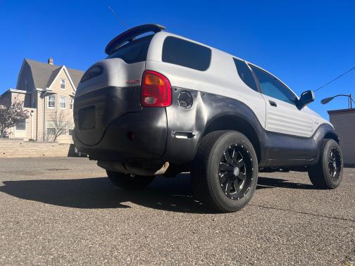 Photo 2 of 3 of 1999 Isuzu VehiCROSS Base