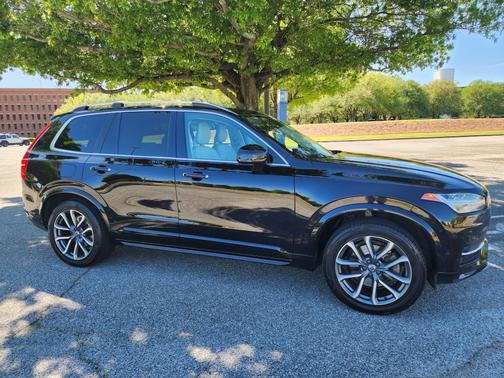 Photo 1 of 20 of 2018 Volvo XC90 T6 Momentum