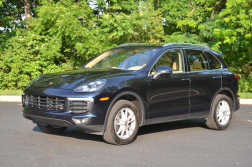 Photo 1 of 16 of 2016 Porsche Cayenne Base