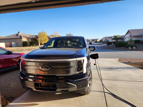 Photo 1 of 5 of 2023 Ford F-150 Lightning LARIAT