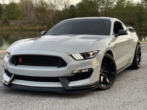 Photo 1 of 12 of 2017 Ford Shelby GT350R Base