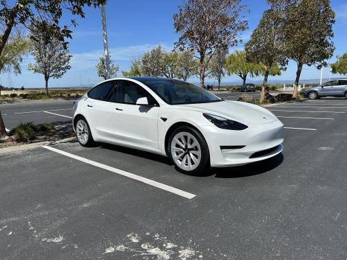 Photo 1 of 16 of 2021 Tesla Model 3 Standard Range Plus