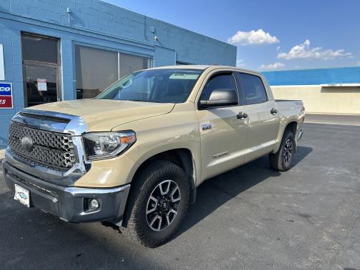 Photo 1 of 8 of 2018 Toyota Tundra SR
